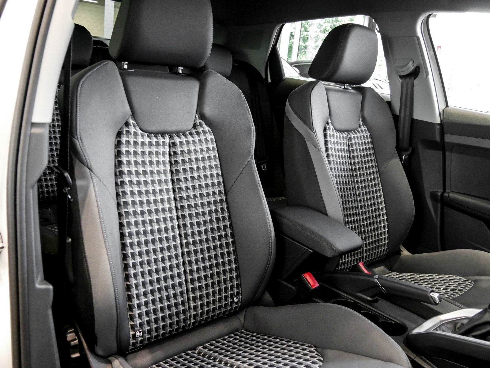 Audi A1 Sportback 25 TFSI S tronic advanced LED+Sportsitze+APS+Kamera+Sitzheizung+