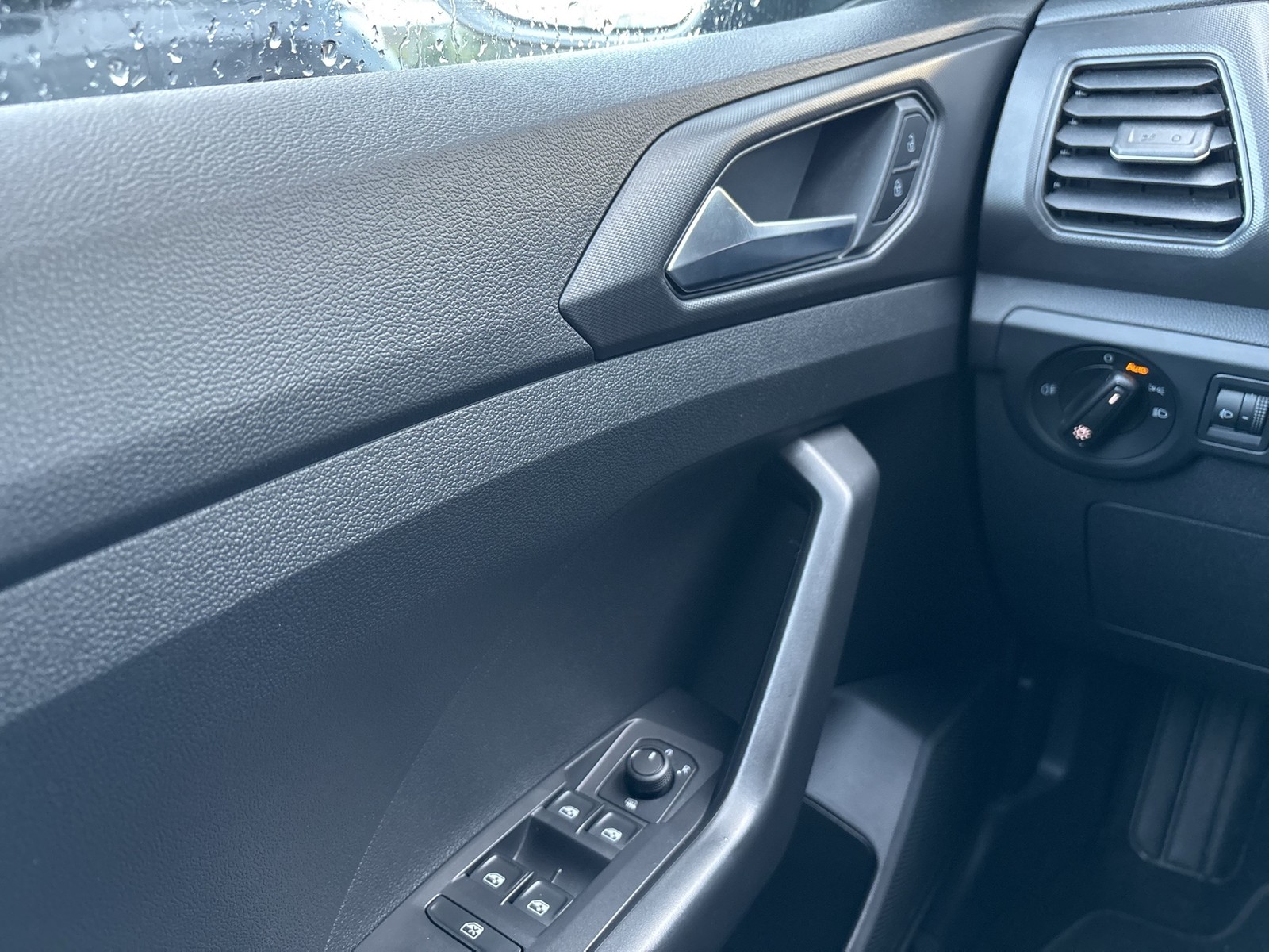 Volkswagen T-Cross 1.0 CARPLAY SITZHEIZUNG LED EINPARKHILFE