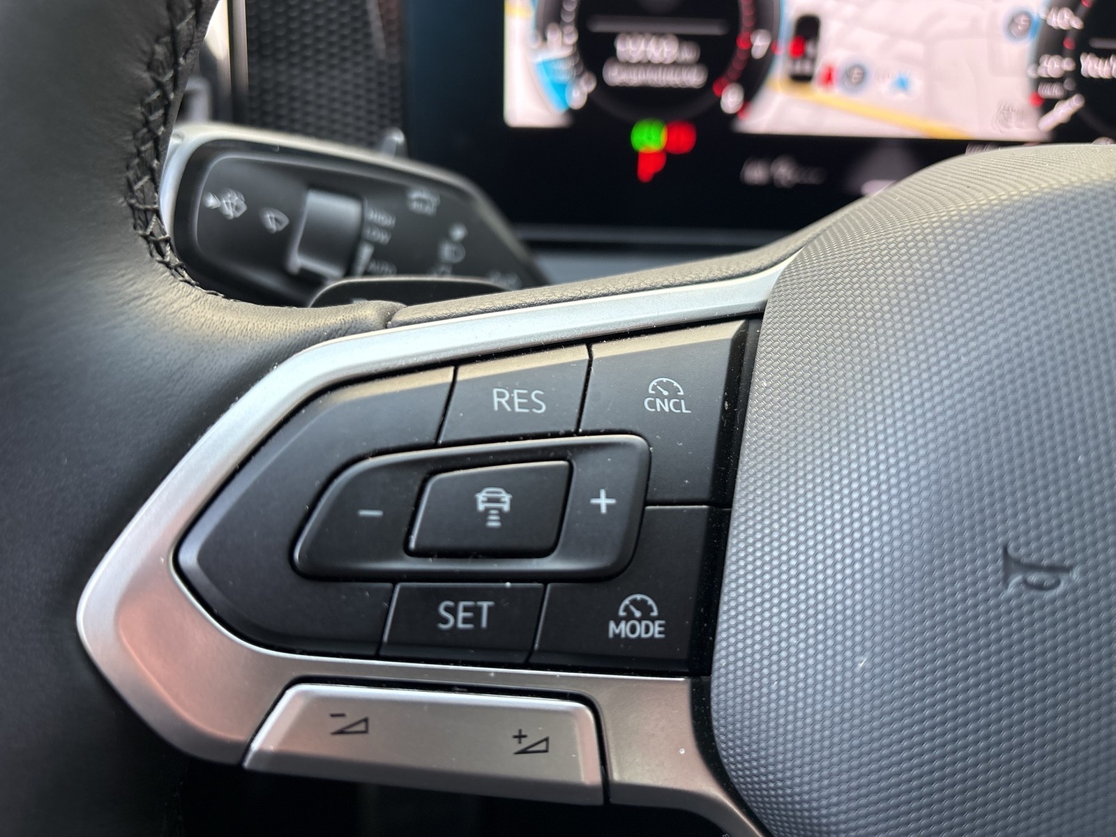 Volkswagen Tiguan 2.0 GOAL 4X4 AHK 360°CAM ACC LM18 NAVI