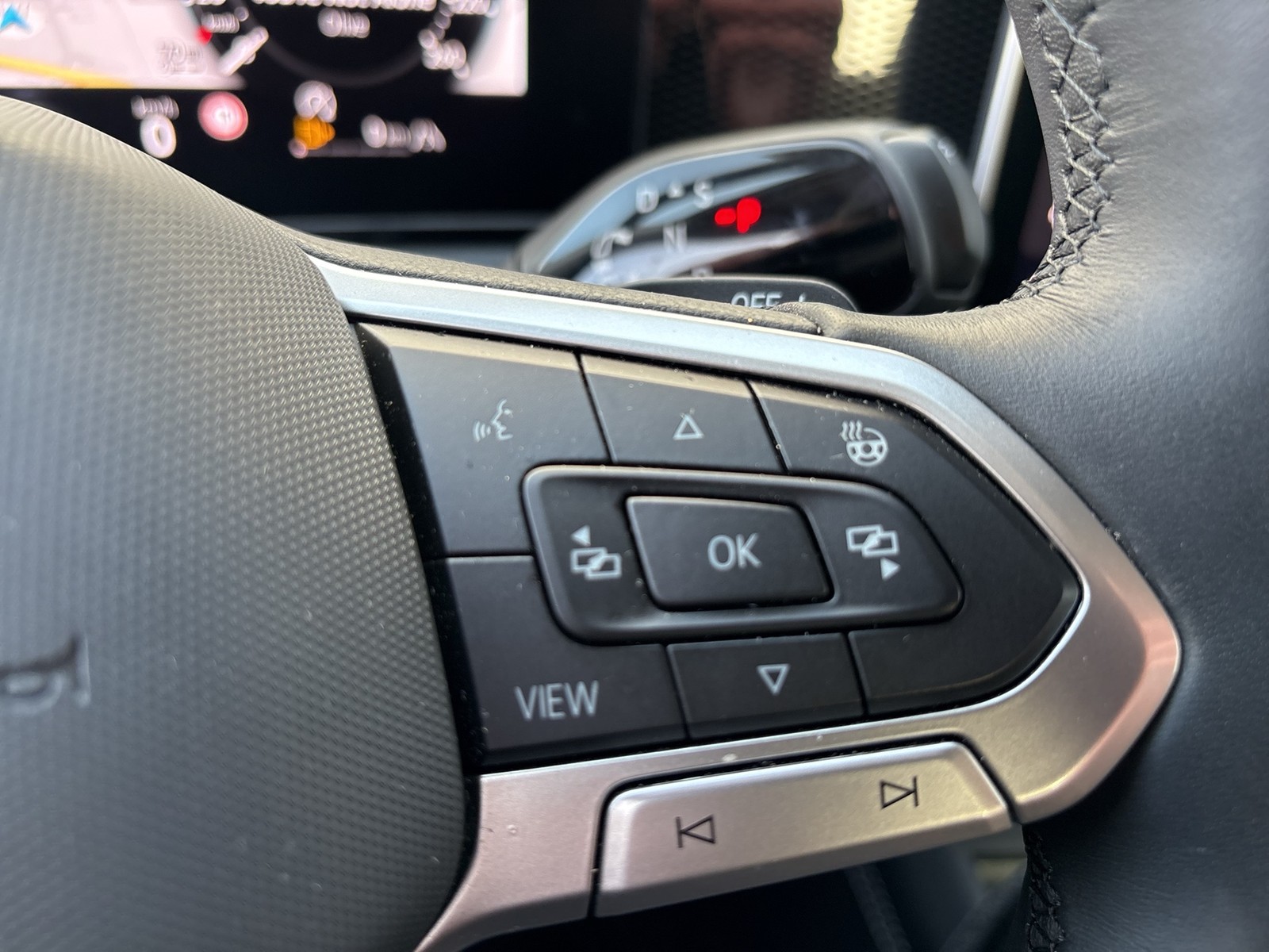 Volkswagen Tiguan 2.0 GOAL 4X4 AHK 360°CAM ACC LM18 NAVI