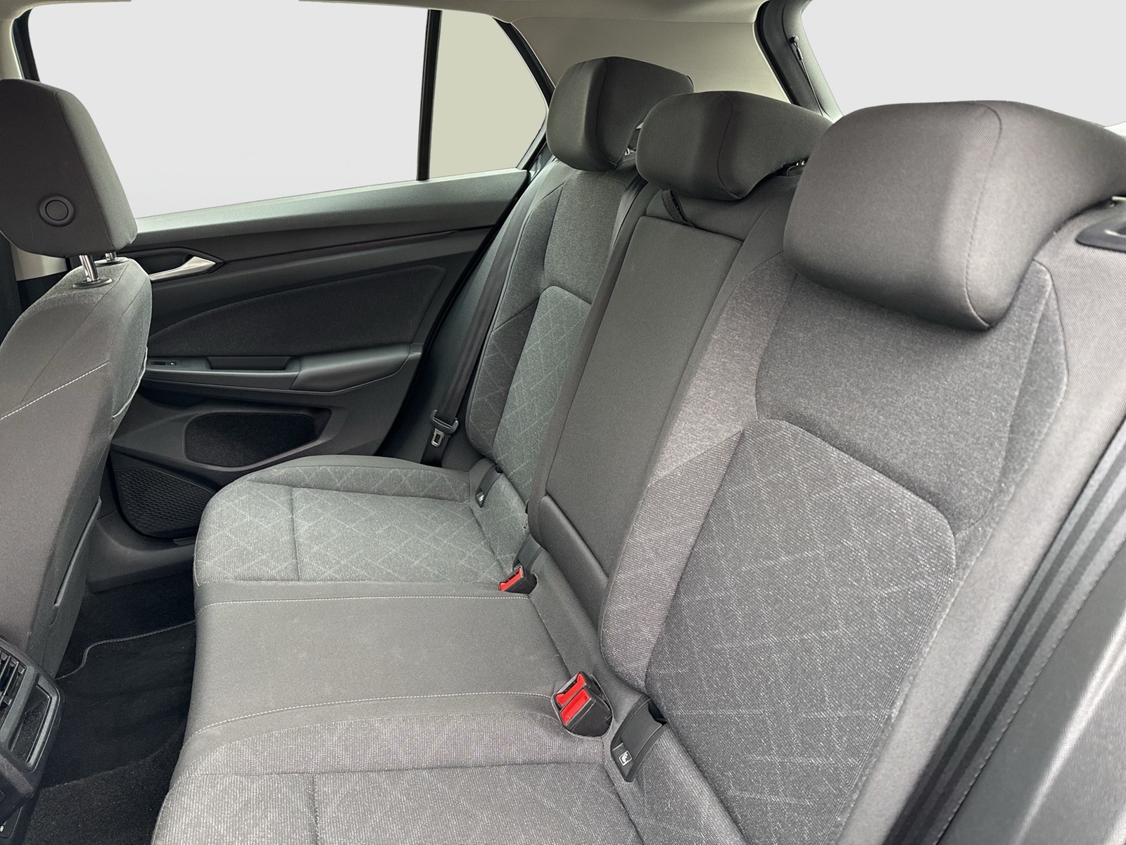 Volkswagen Golf VIII 1.5 LIFE NAVI CARPLAY ALU LED SITZHEIZ