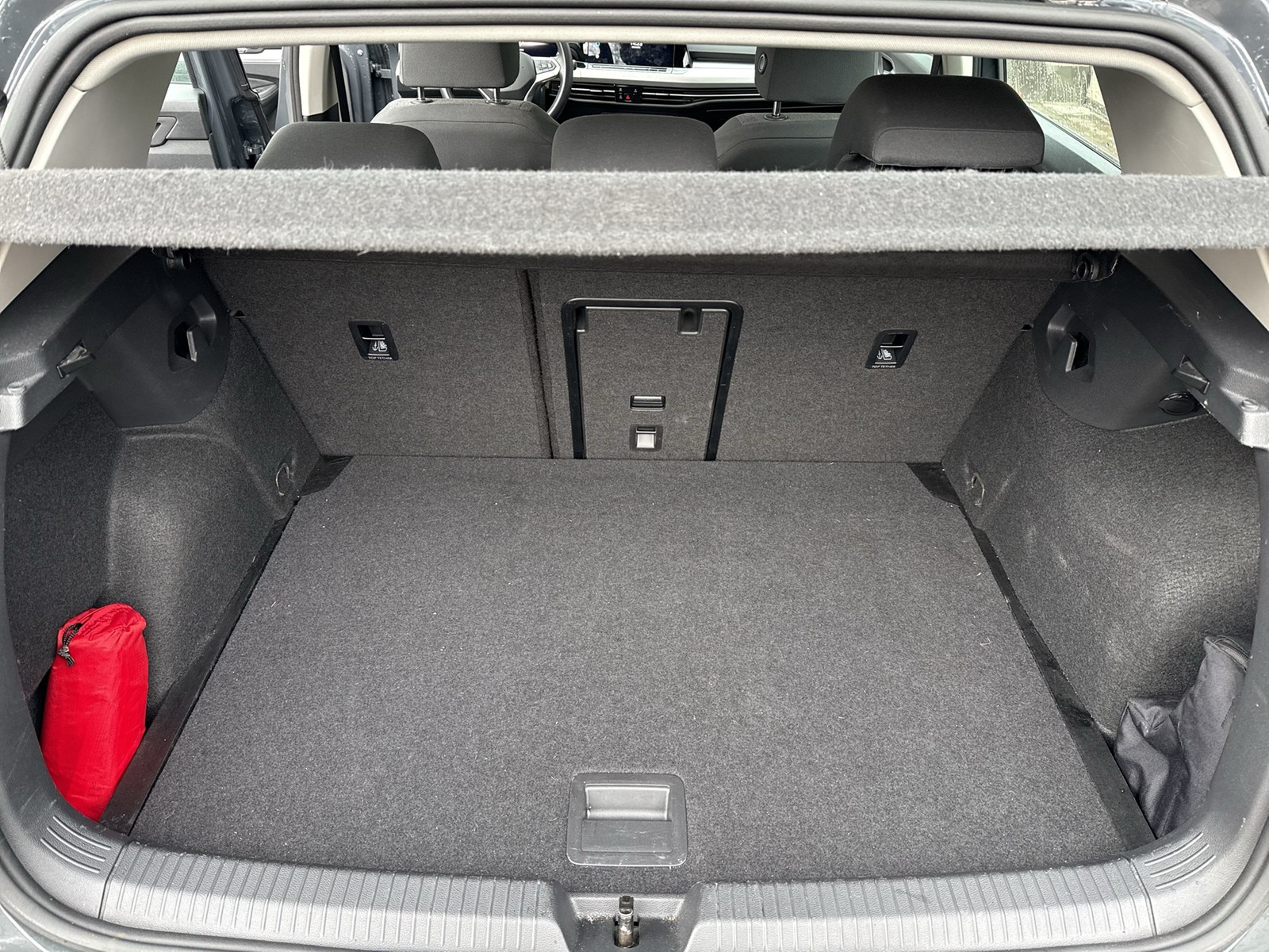 Volkswagen Golf VIII 1.5 LIFE NAVI CARPLAY ALU LED SITZHEIZ