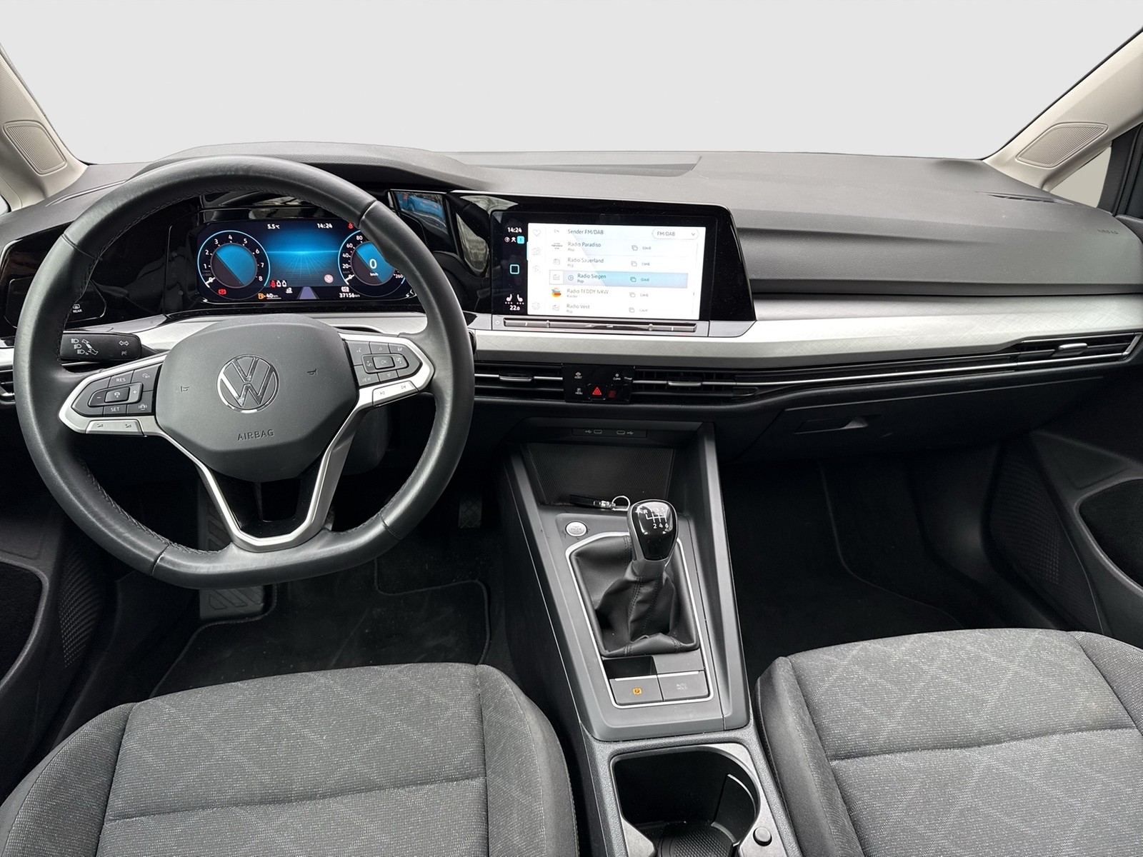 Volkswagen Golf VIII 1.5 LIFE NAVI CARPLAY ALU LED SITZHEIZ