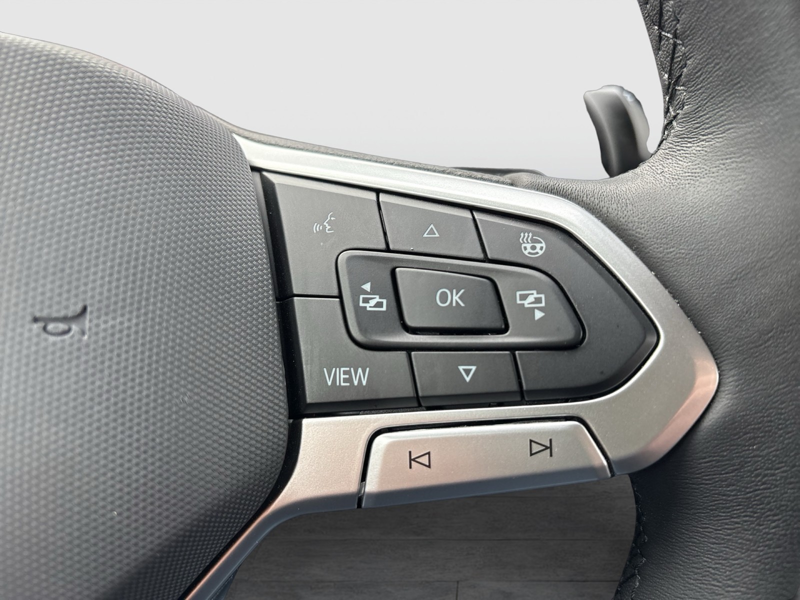 Volkswagen Tayron 1.5 HYBRID ELEGANCE AHK 360°CAM HD-MATRIX