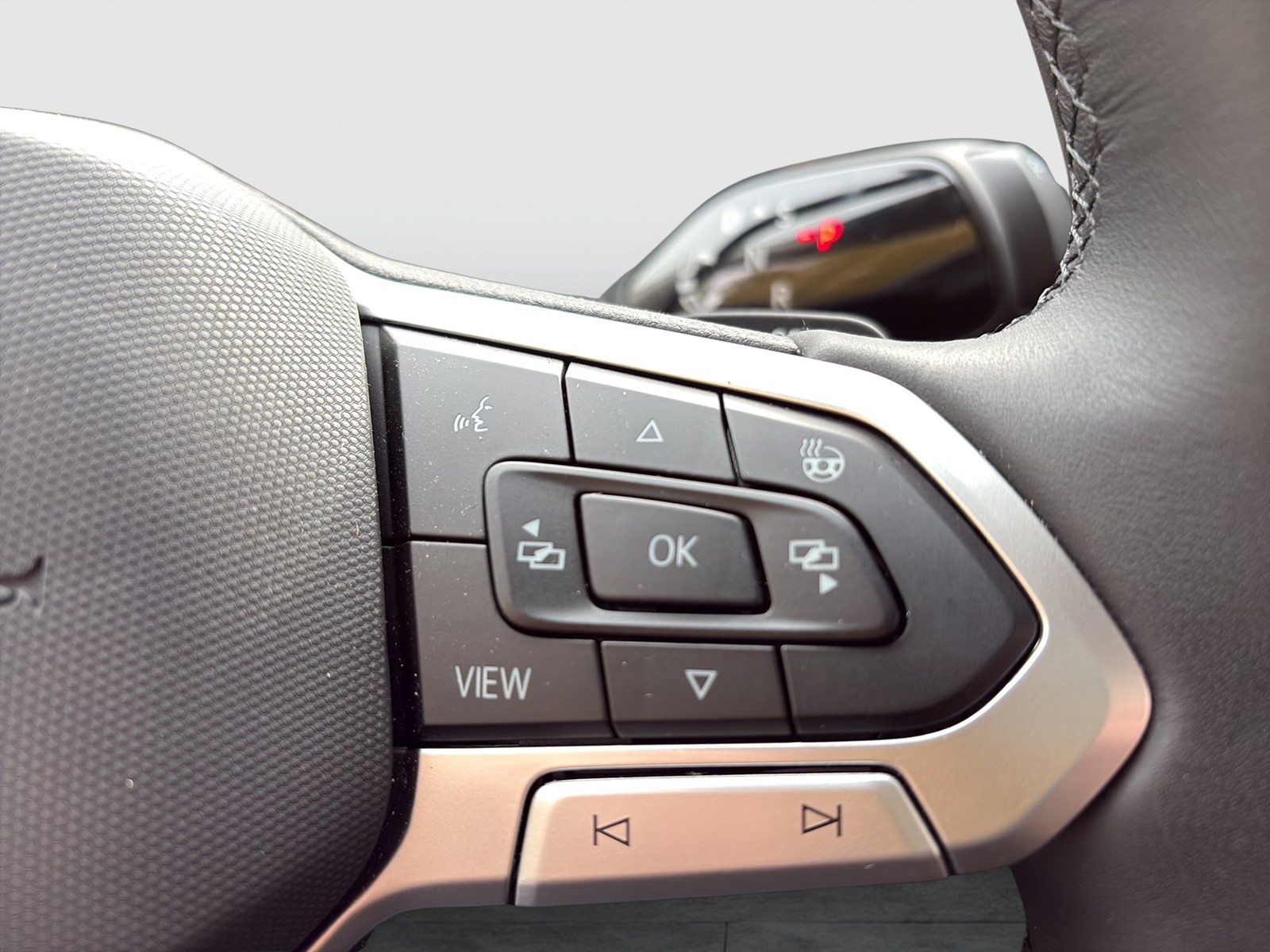 Volkswagen Tayron 2.0 LIFE 4X4 AHK CAM ACC LM18 CARPLAY