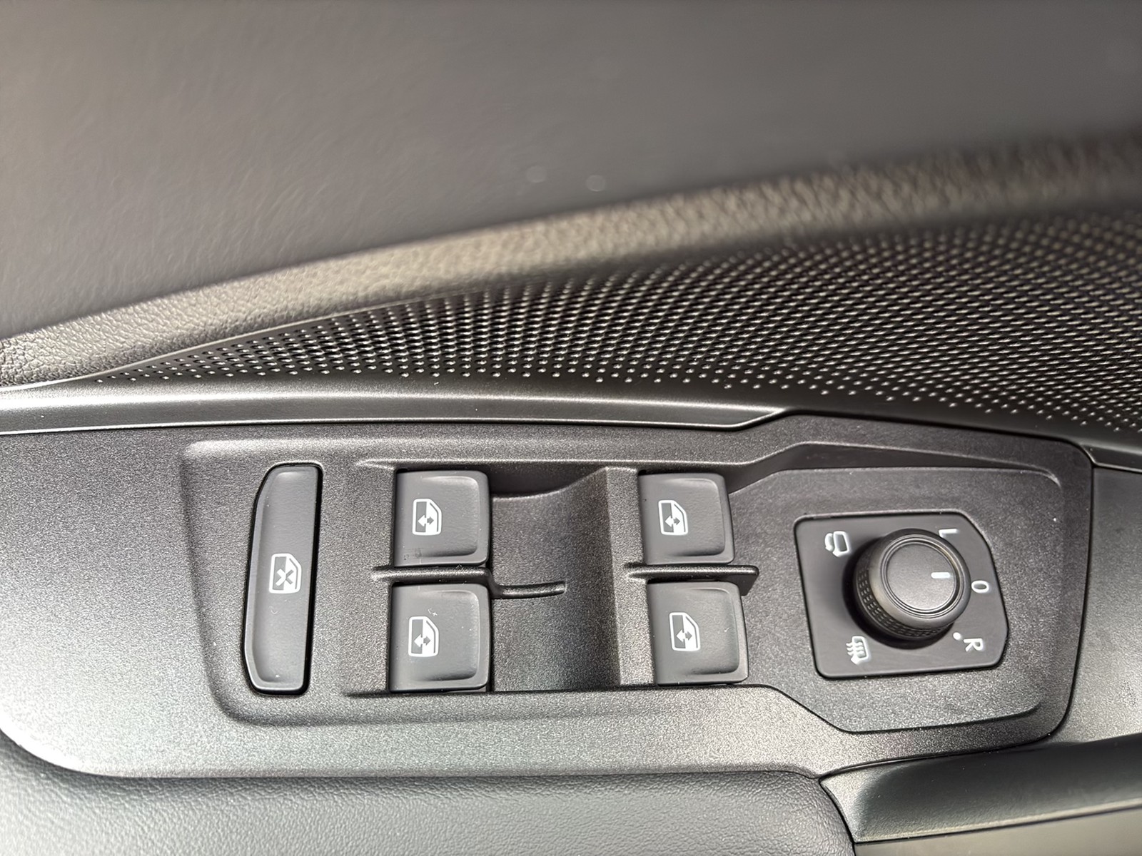 Volkswagen Tayron 2.0 LIFE 4X4 AHK CAM ACC LM18 CARPLAY