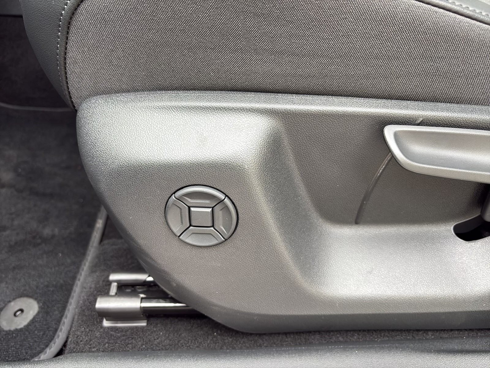 Volkswagen Tayron 2.0 LIFE 4X4 AHK CAM ACC LM18 CARPLAY