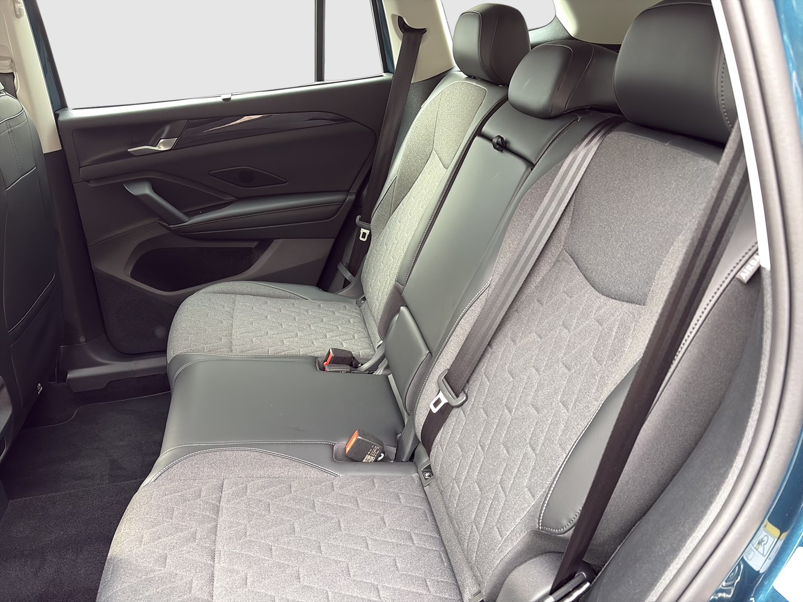 Volkswagen Tayron 2.0 LIFE 4X4 AHK CAM ACC LM18 CARPLAY