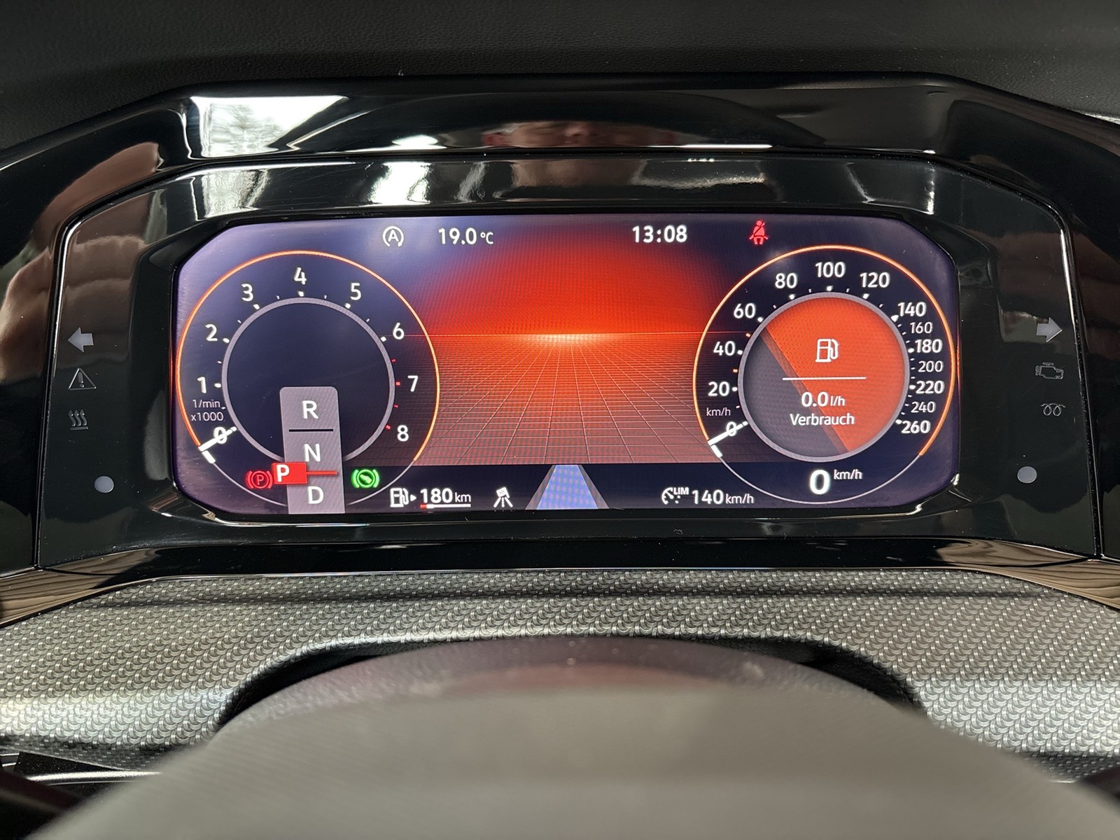 Volkswagen Golf VIII 1.5 eTSI R-LINE VIRTUALCOCKPIT CARPLAY
