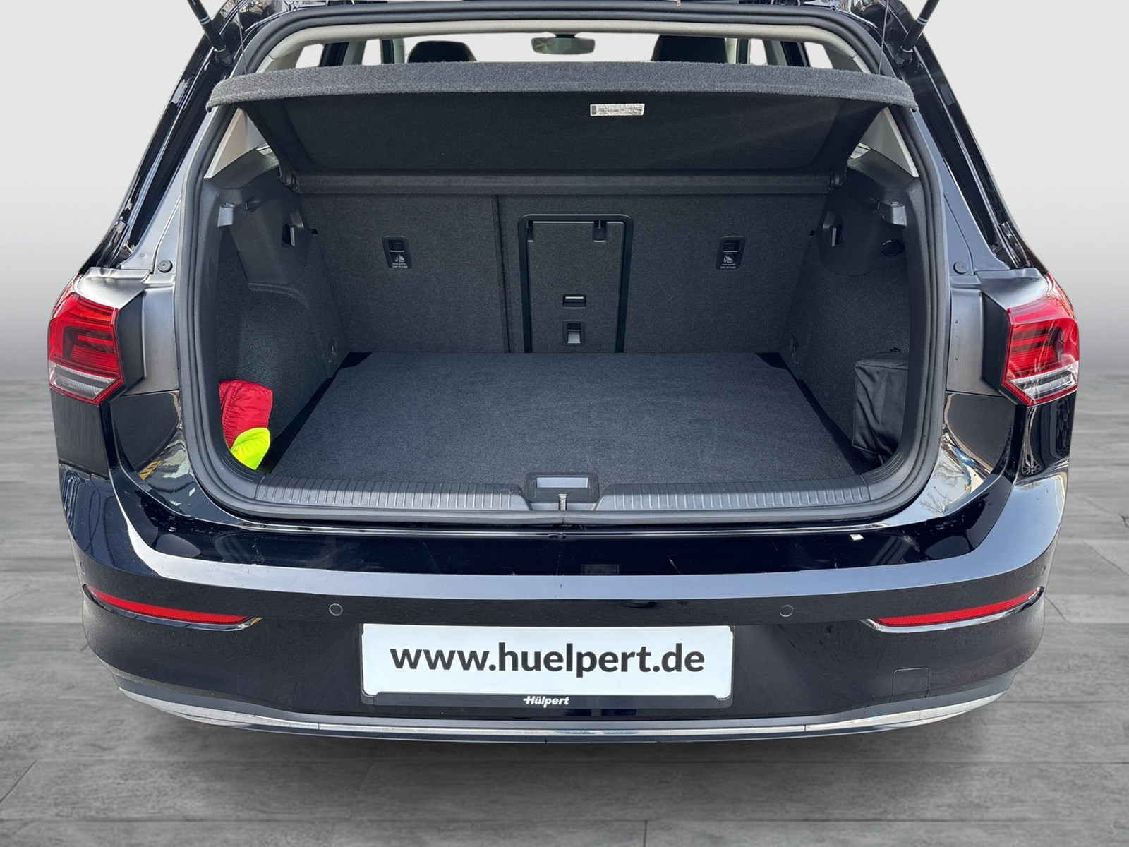 Volkswagen Golf VIII 1.5 eTSI STYLE ACC LED+ LM17 CARPLAY