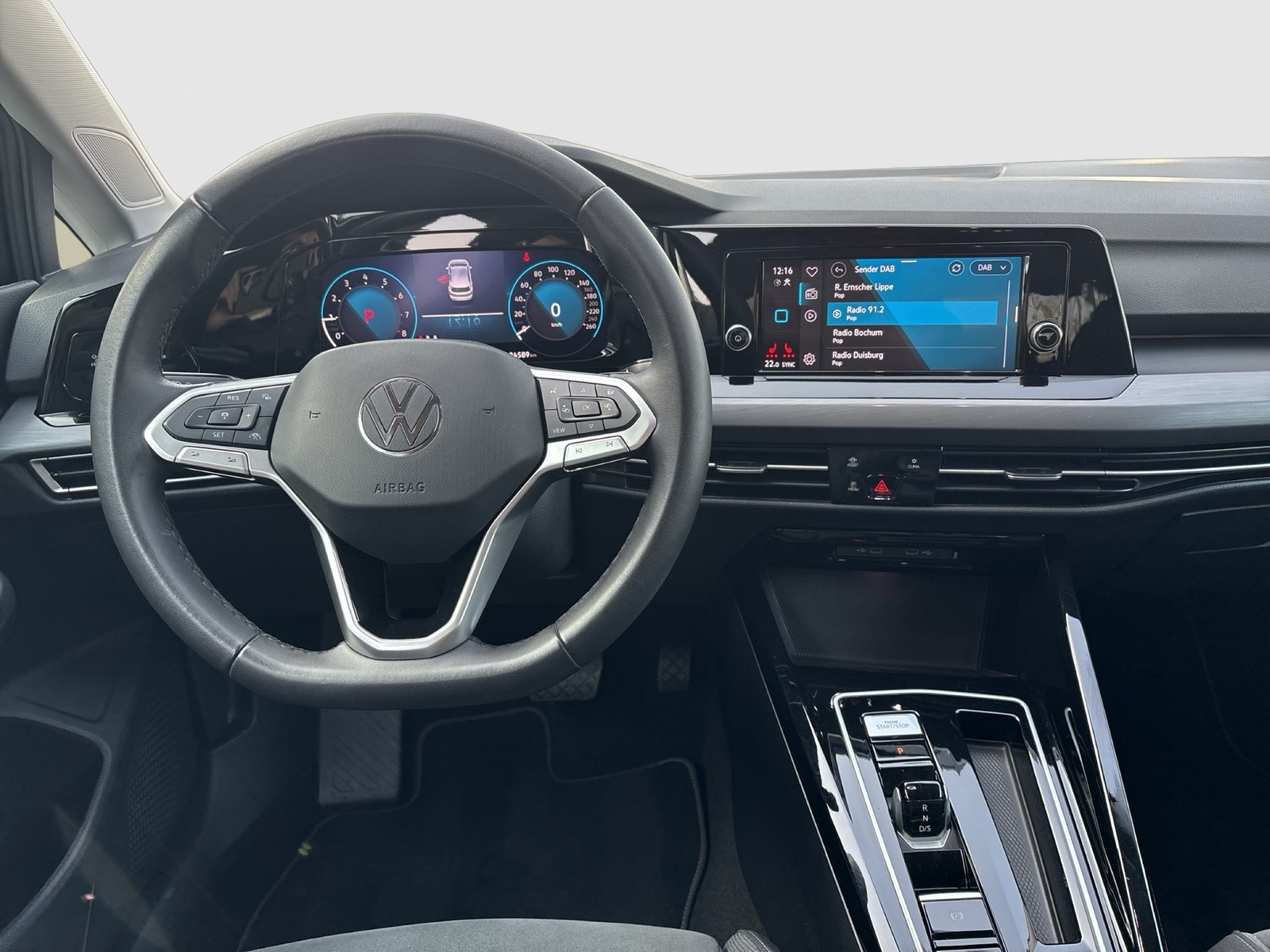 Volkswagen Golf VIII 1.5 eTSI STYLE ACC LED+ LM17 CARPLAY