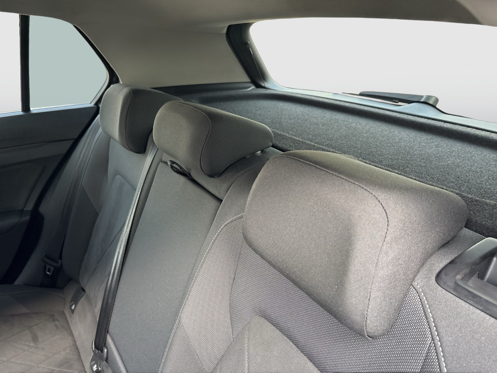 Volkswagen Golf VIII 1.5 eTSI STYLE ACC LED+ LM17 CARPLAY