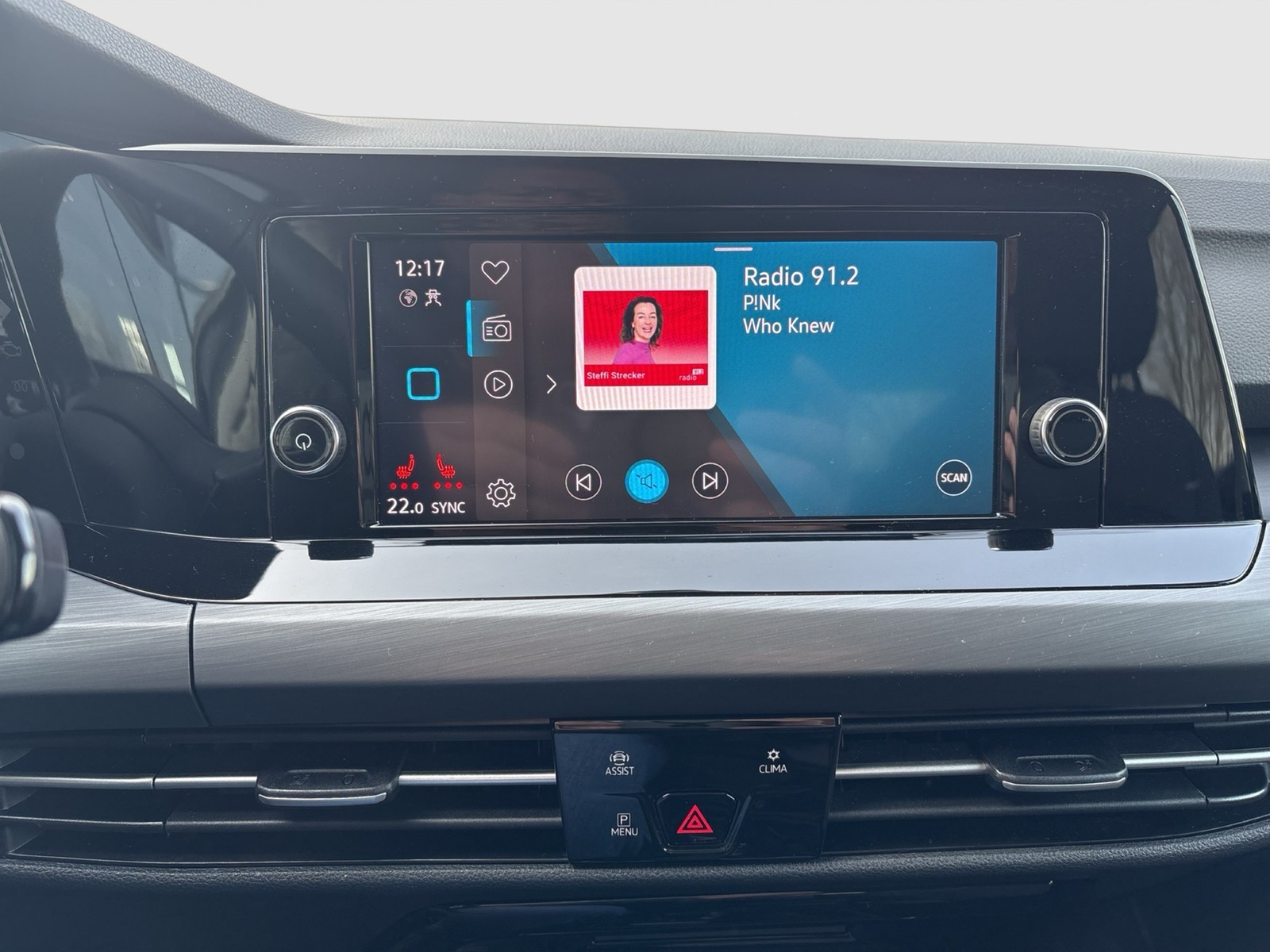 Volkswagen Golf VIII 1.5 eTSI STYLE ACC LED+ LM17 CARPLAY