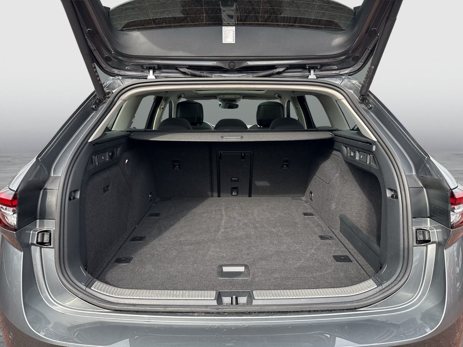 Skoda Superb Combi 2.0 L&K PANO CANTON AHK CAM HEAD-UP