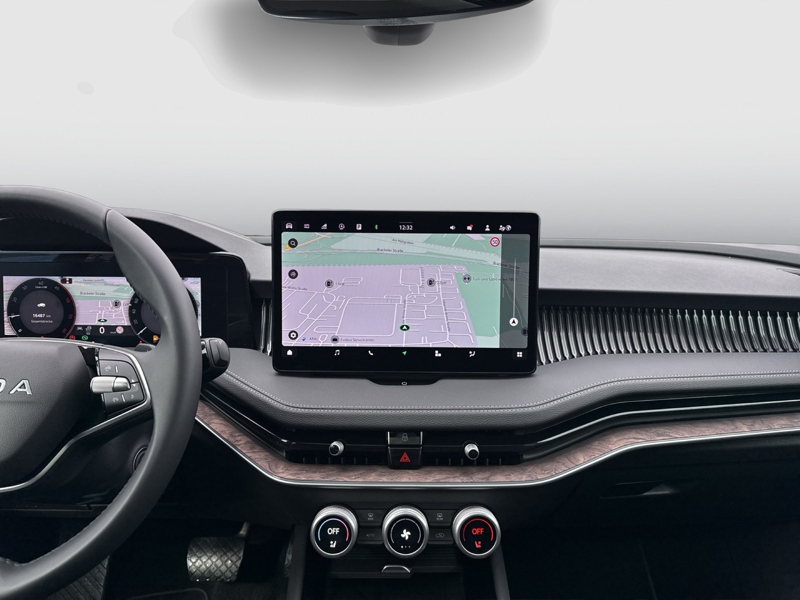 Skoda Superb Combi 2.0 L&K PANO CANTON AHK CAM HEAD-UP