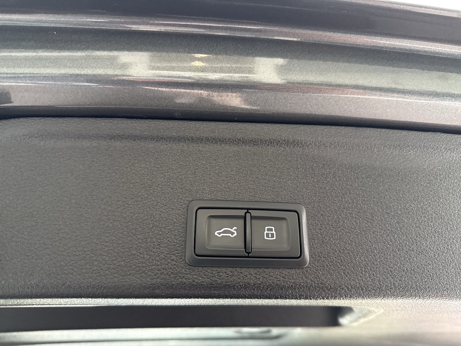 Audi S4 Avant Qu. BLACKPAK AHK 360CAM ALU19 MATRIX