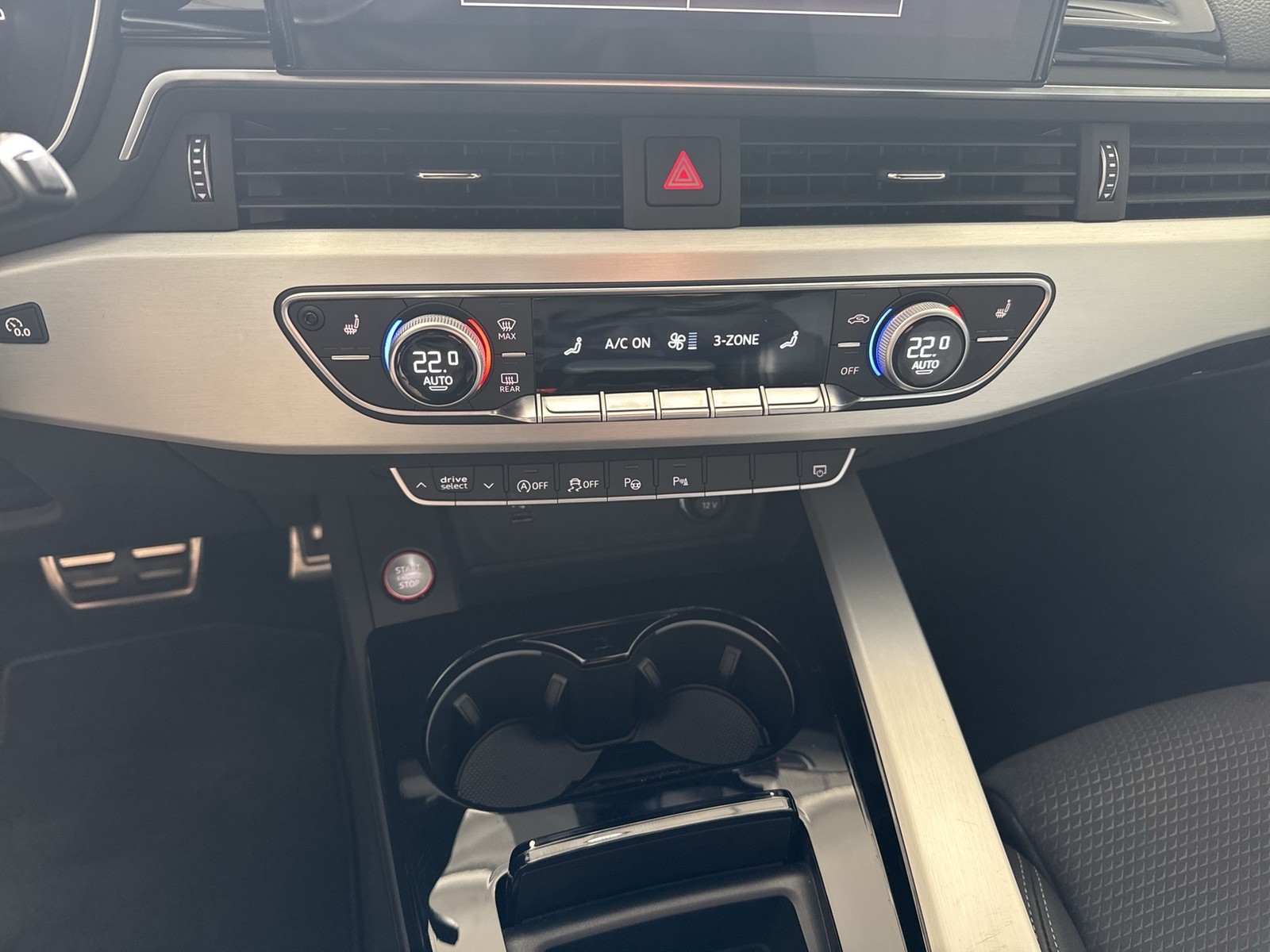 Audi S4 Avant Qu. BLACKPAK AHK 360CAM ALU19 MATRIX