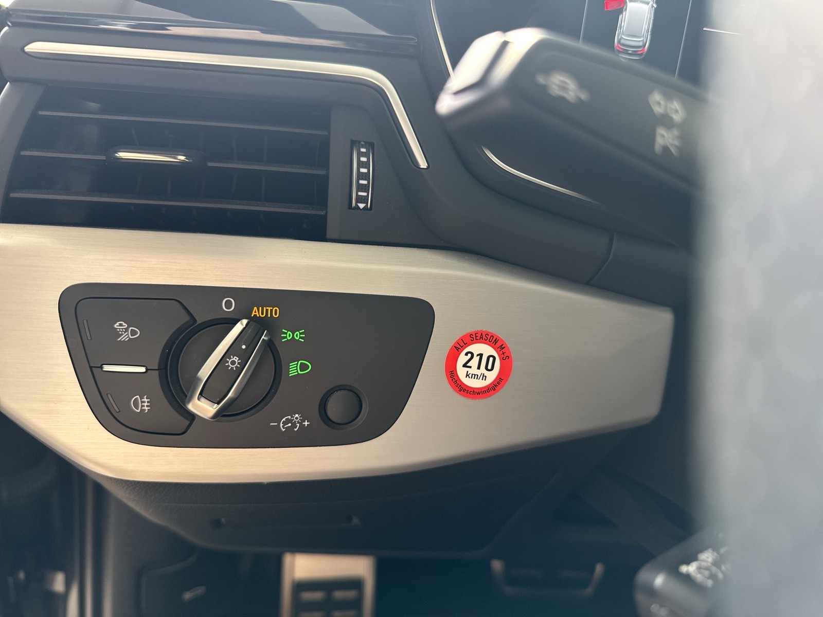 Audi S4 Avant Qu. BLACKPAK AHK 360CAM ALU19 MATRIX