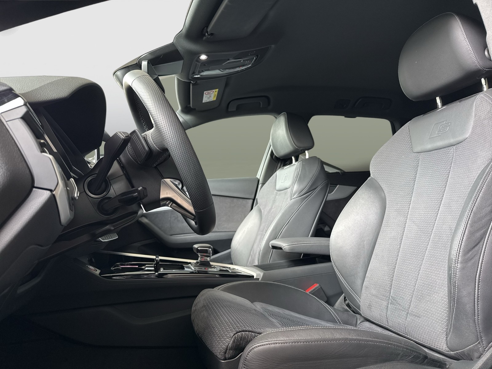 Audi S4 Avant Qu. BLACKPAK AHK 360CAM ALU19 MATRIX