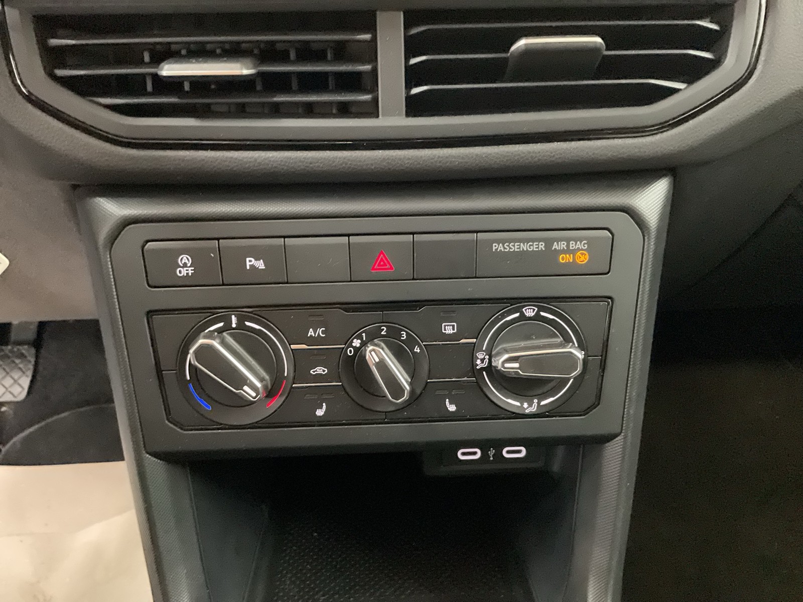 Volkswagen T-Cross 1.0 CARPLAY SITZHEIZUNG LED EINPARKHILFE