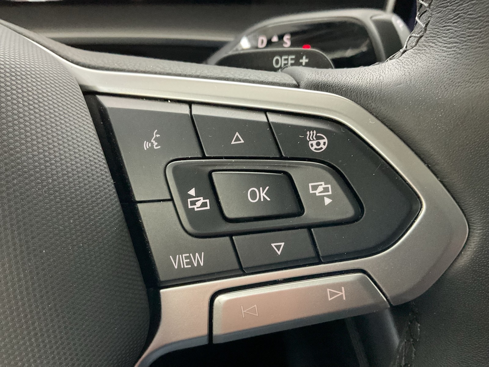 Volkswagen Tayron 2.0 LIFE AHK CAM ACC LM18 CARPLAY SITZHZ.