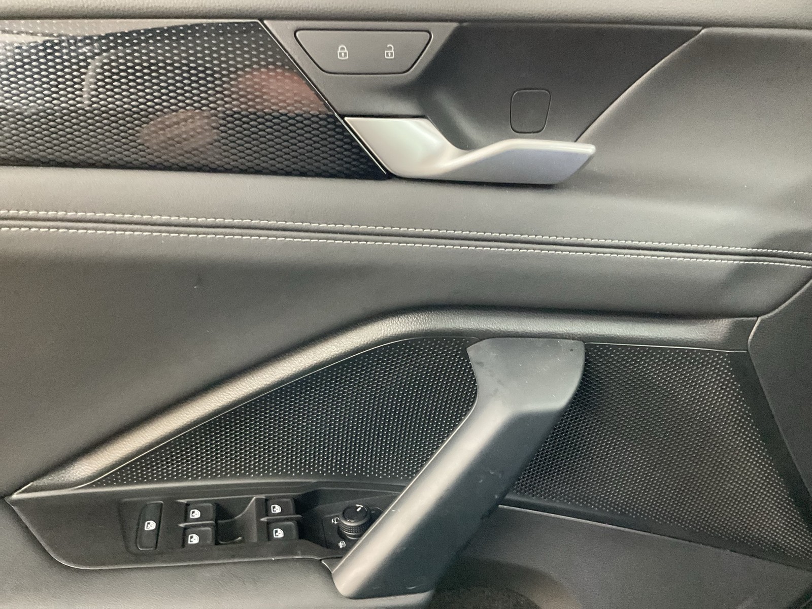 Volkswagen Tayron 2.0 LIFE AHK CAM ACC LM18 CARPLAY SITZHZ.