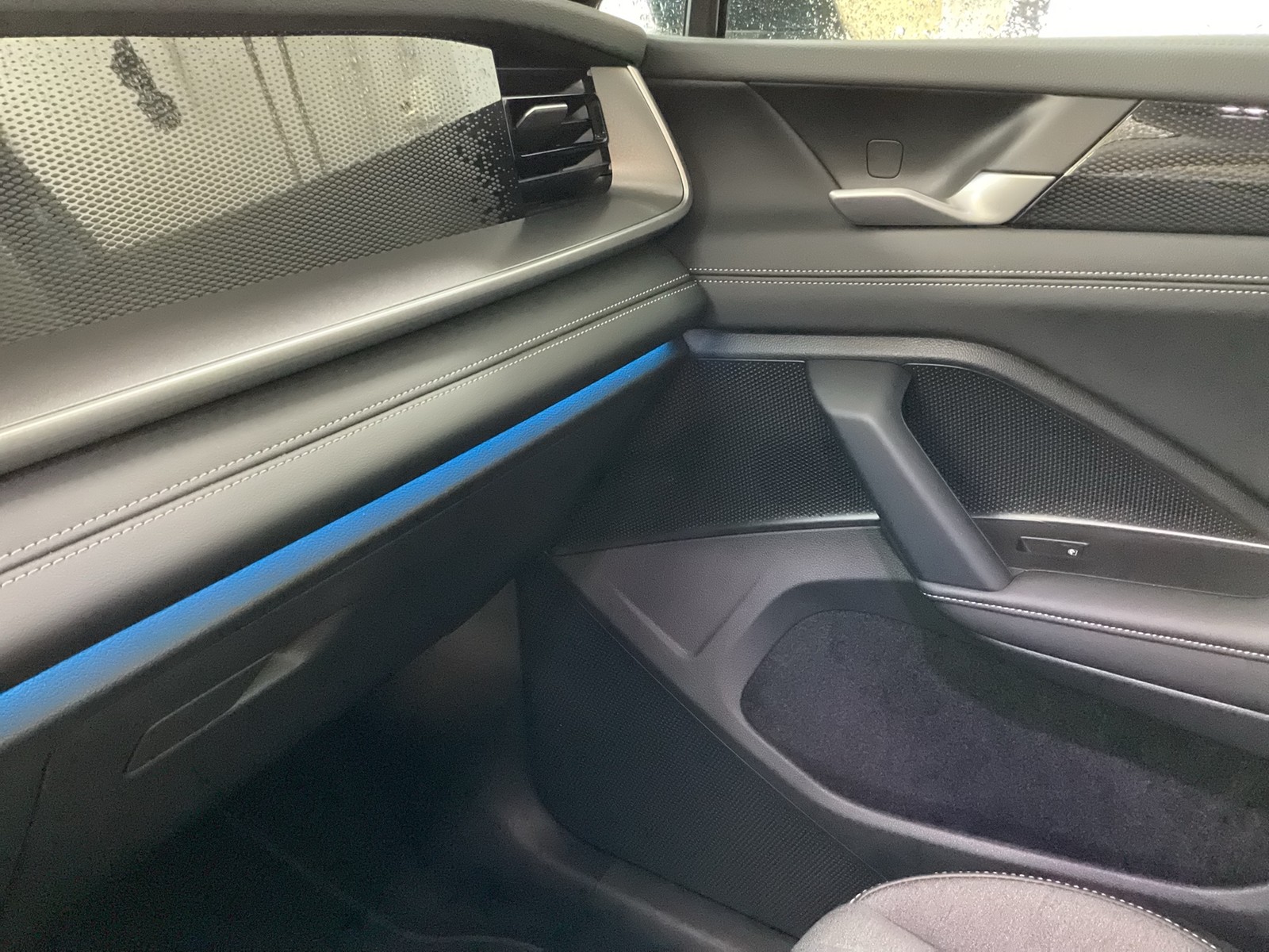 Volkswagen Tayron 2.0 LIFE AHK CAM ACC LM18 CARPLAY SITZHZ.