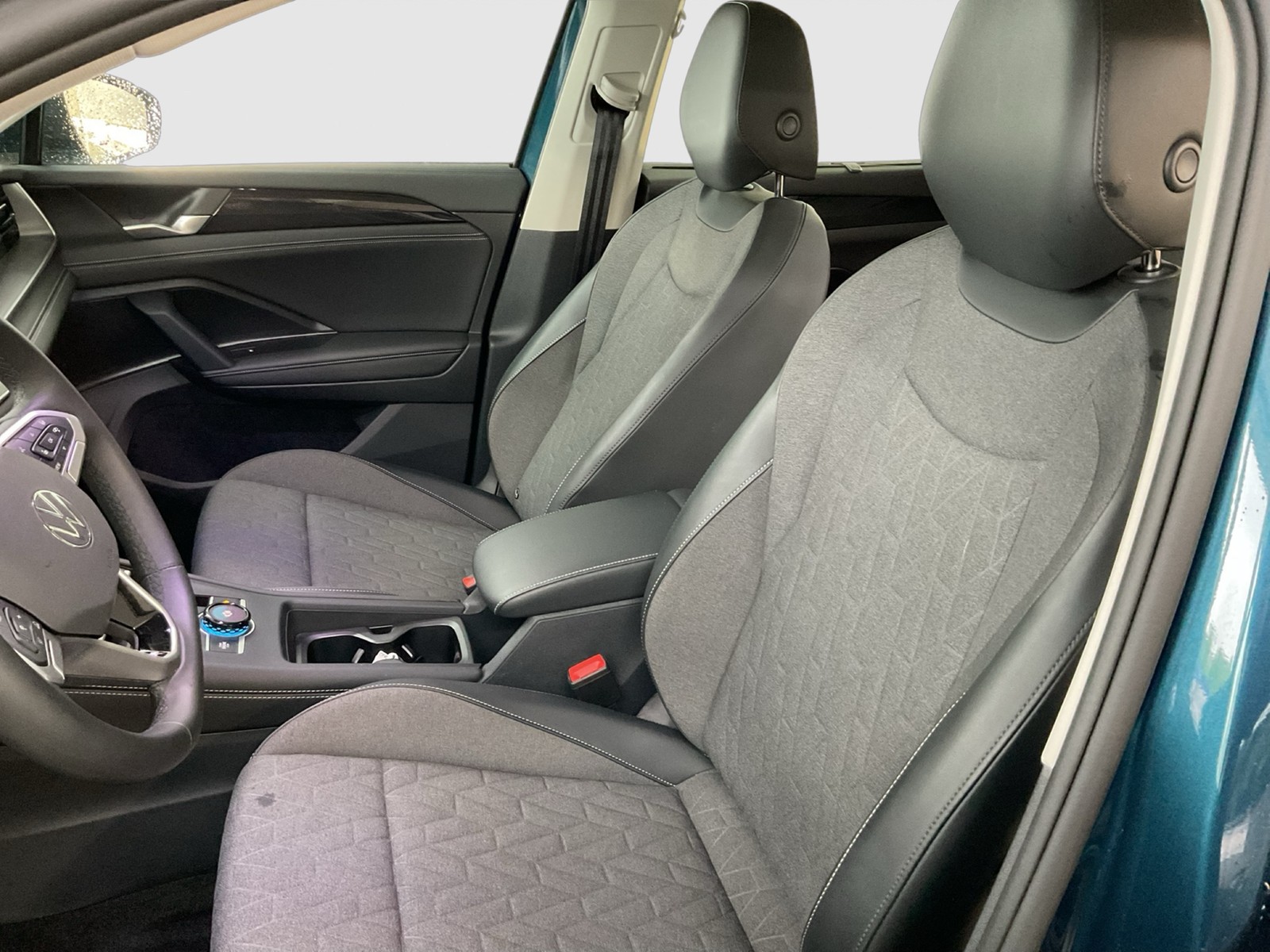 Volkswagen Tayron 2.0 LIFE AHK CAM ACC LM18 CARPLAY SITZHZ.
