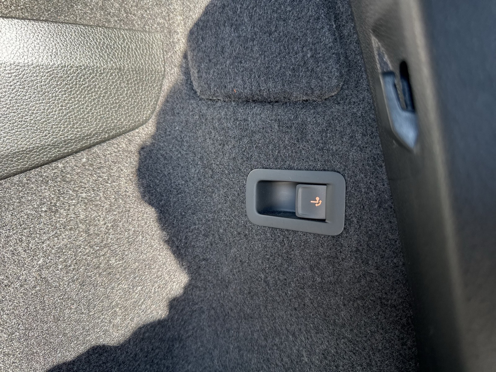 Skoda Karoq 1.5 CLEVER KAMERA eKLAPPE NAVI ALU AHK