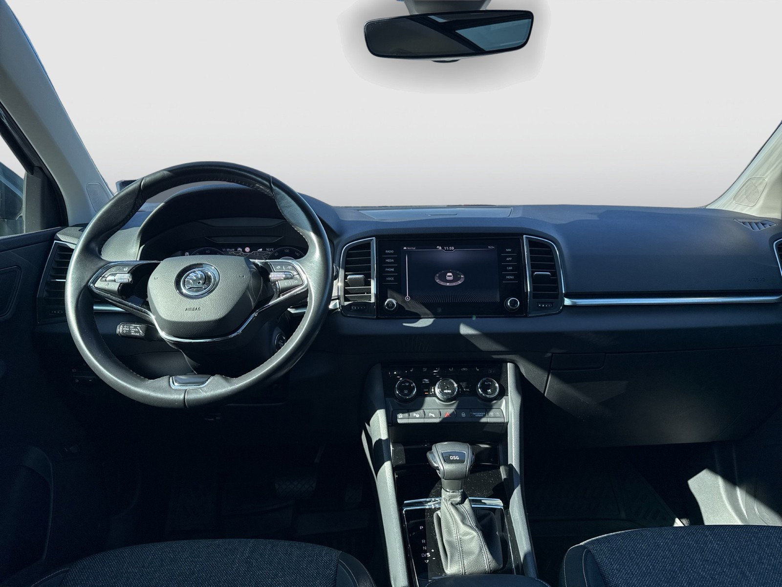 Skoda Karoq 1.5 CLEVER KAMERA eKLAPPE NAVI ALU AHK