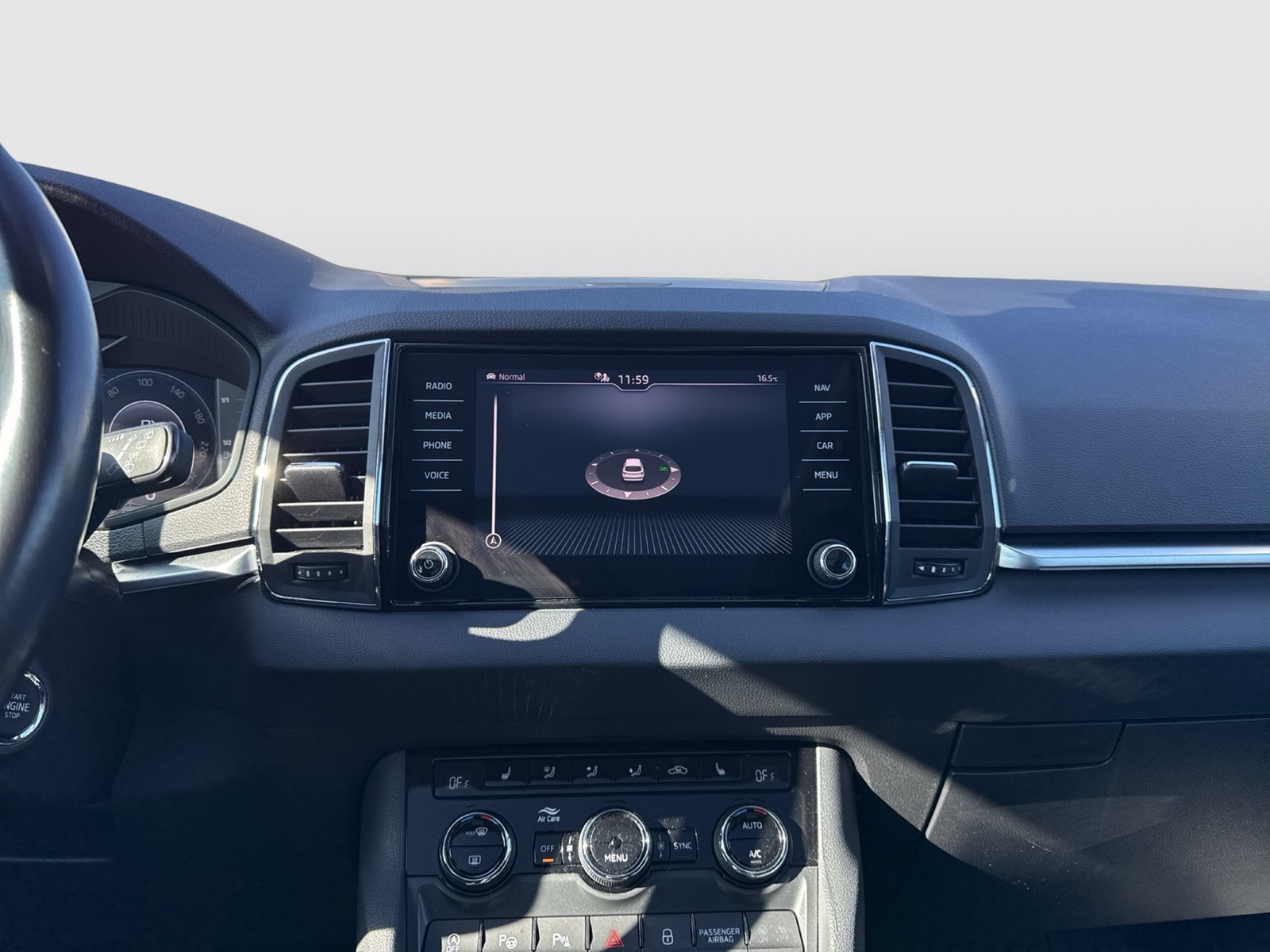 Skoda Karoq 1.5 CLEVER KAMERA eKLAPPE NAVI ALU AHK