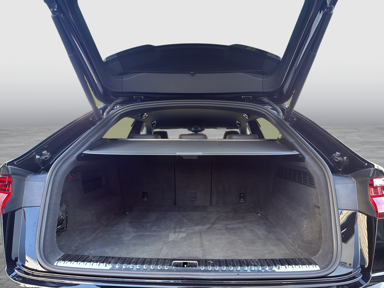 Audi RSQ8 quattro BLACKPAK B&O AHK 360CAM 23Z HEADUP