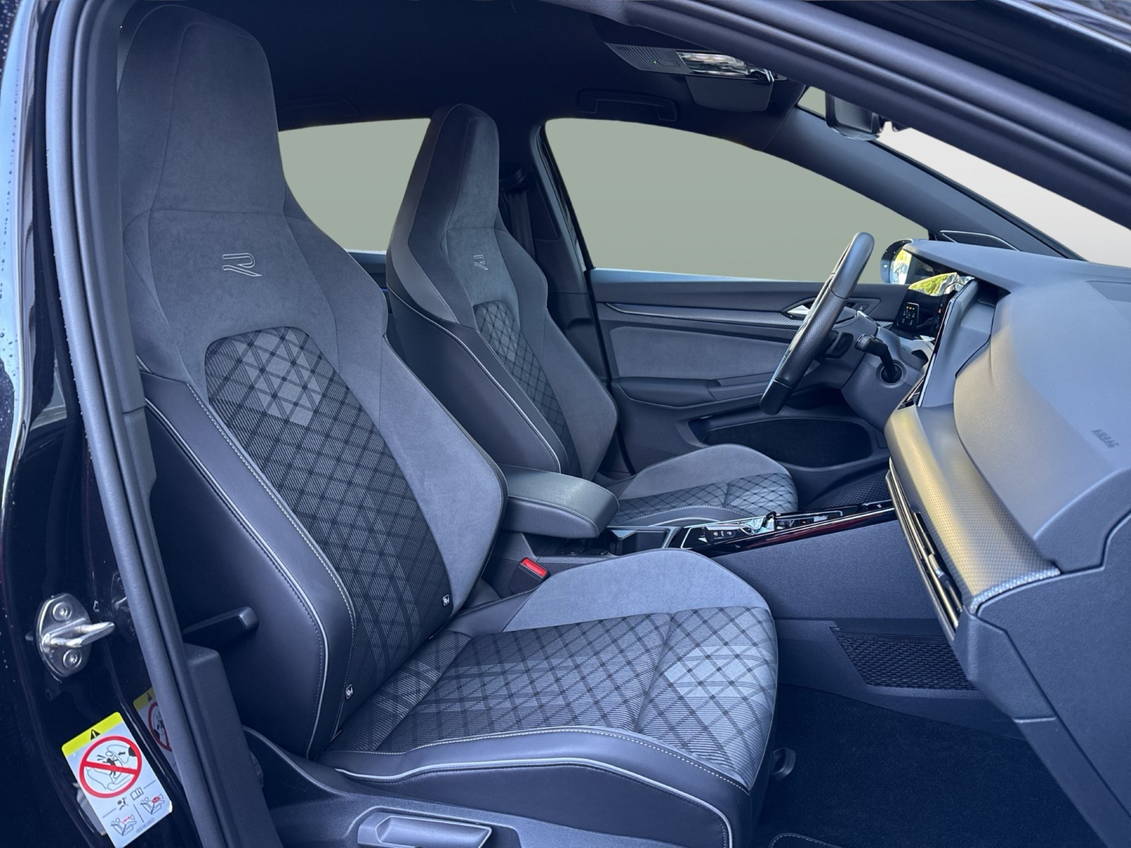 Volkswagen Golf 2.0 R-LINE H.KARDON KAMERA 4X4