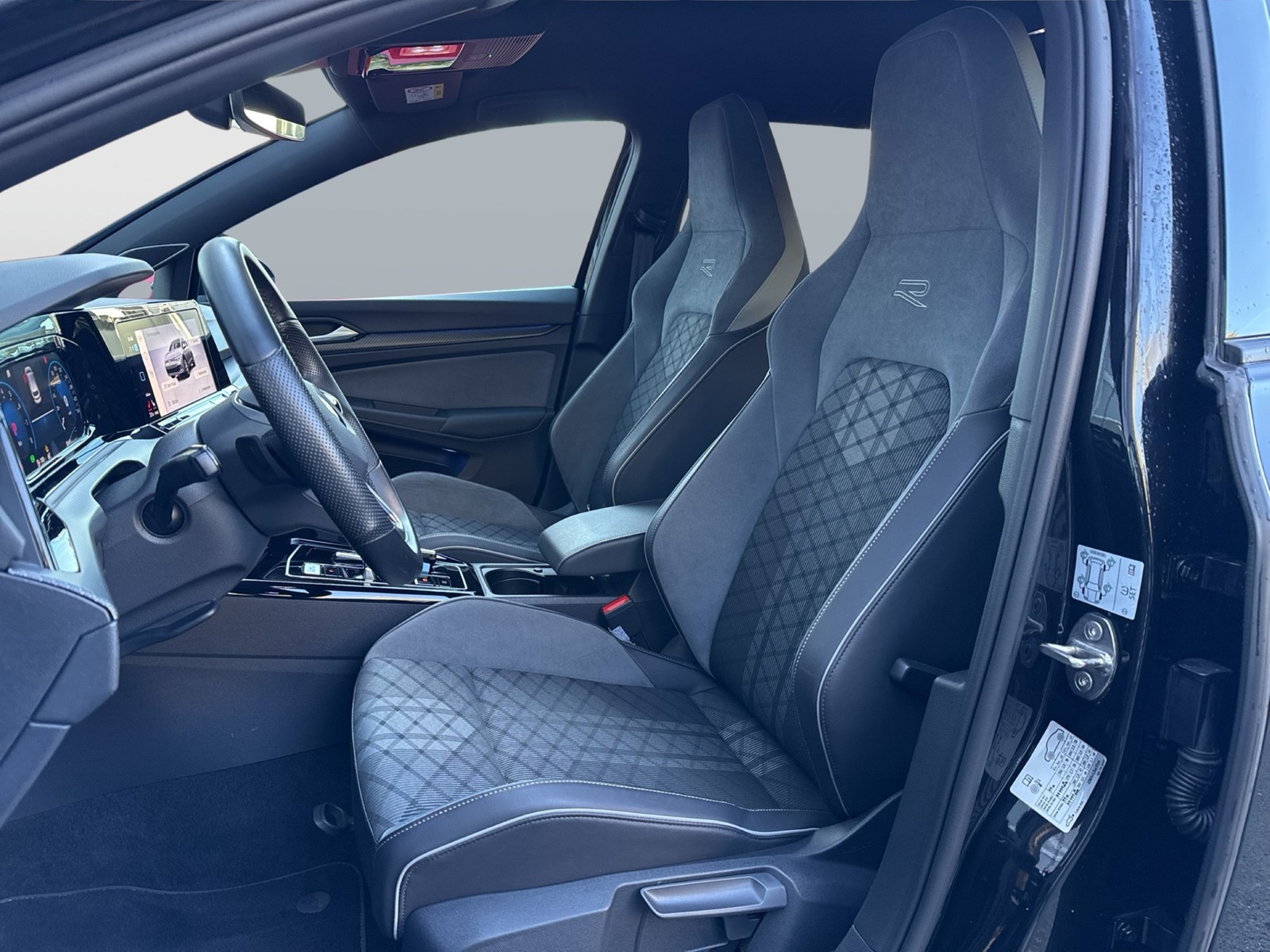 Volkswagen Golf 2.0 R-LINE H.KARDON KAMERA 4X4