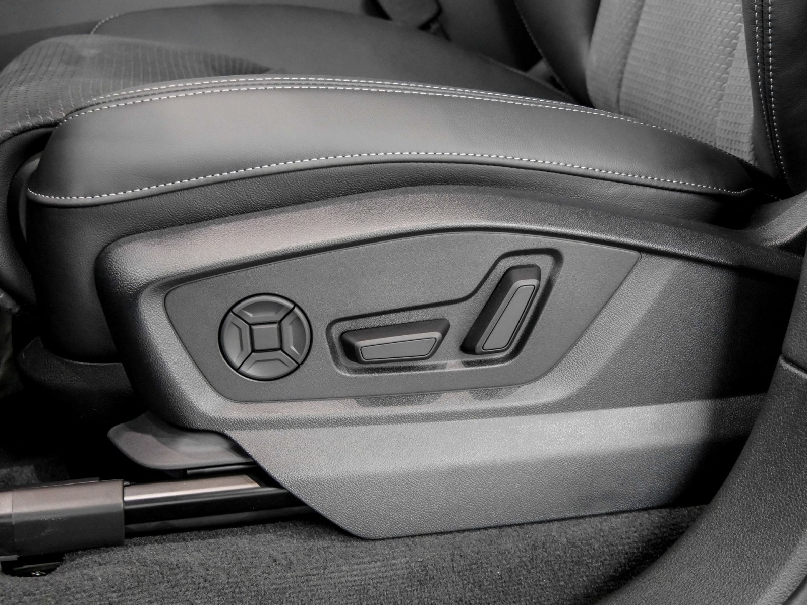 Audi Q7 TFSI e quattro S Line AHK+PANO+HeadUpDisplay