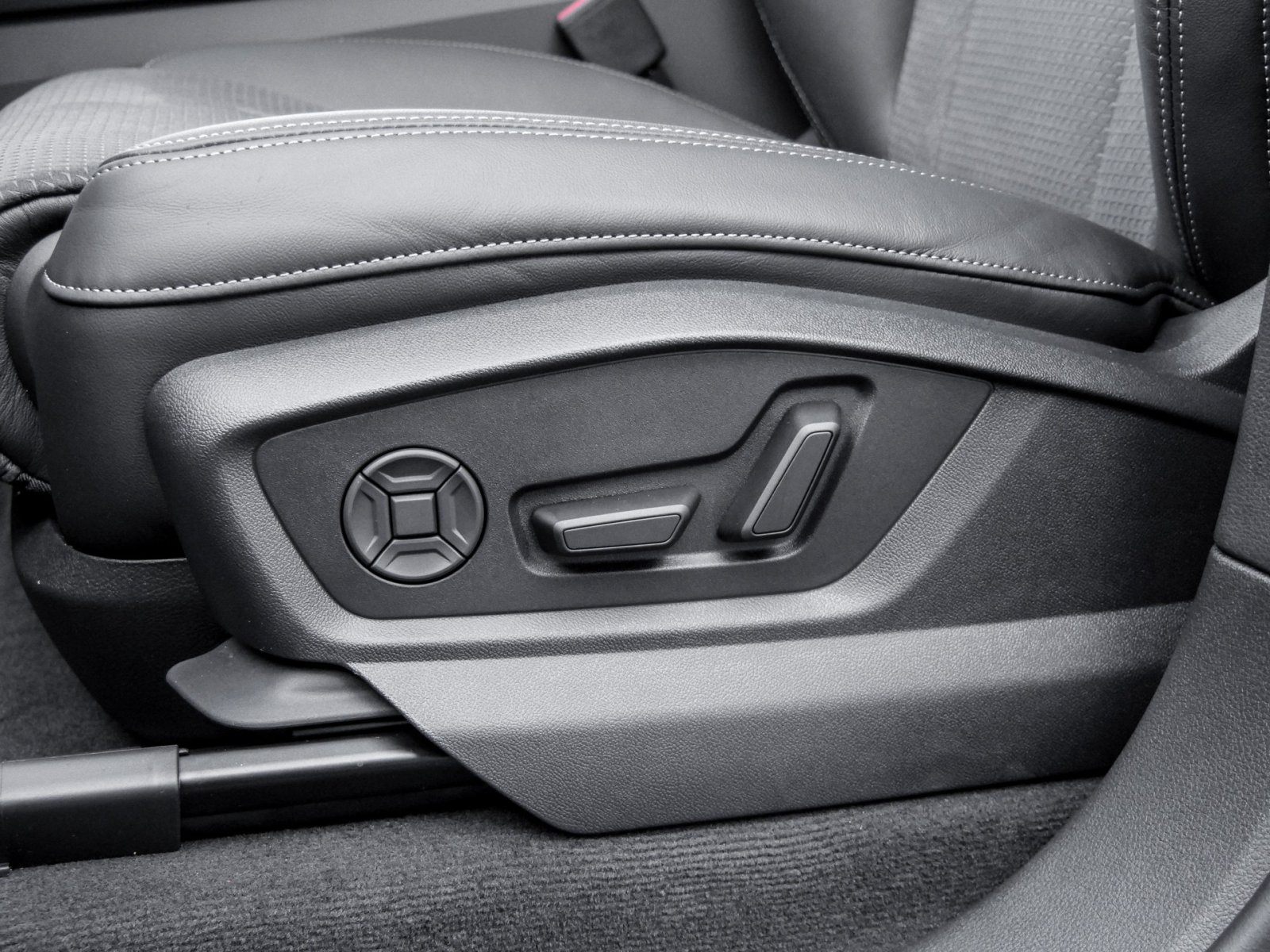 Audi Q7 TDI quattro tiptronic S Line - Business AHK+PANO+Allradlenkung