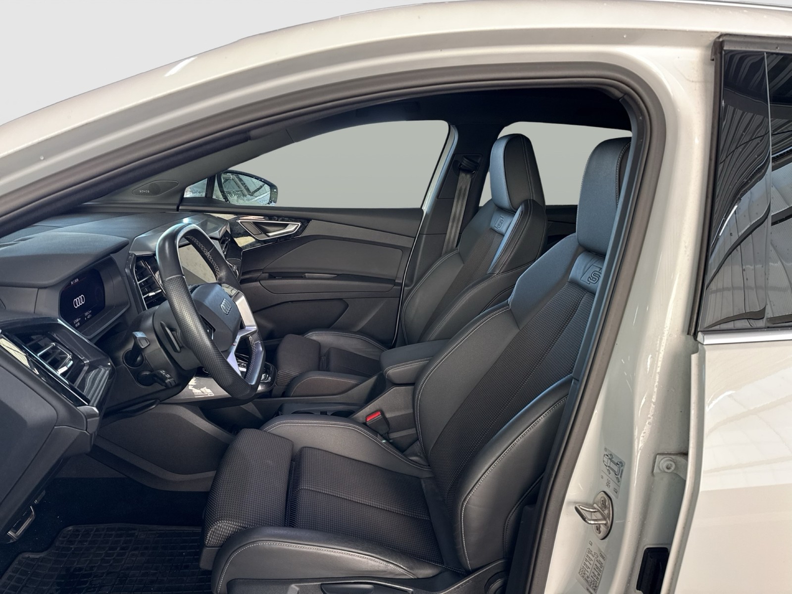 Audi Q4 e-tron 40 S LINE WÄRMEPUMPE PANO KAMERA ALU20