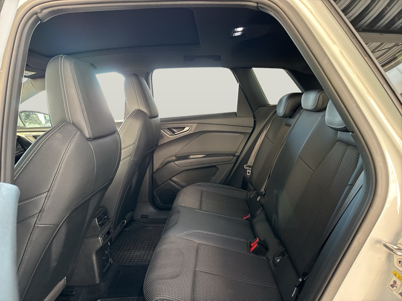 Audi Q4 e-tron 40 S LINE WÄRMEPUMPE PANO KAMERA ALU20