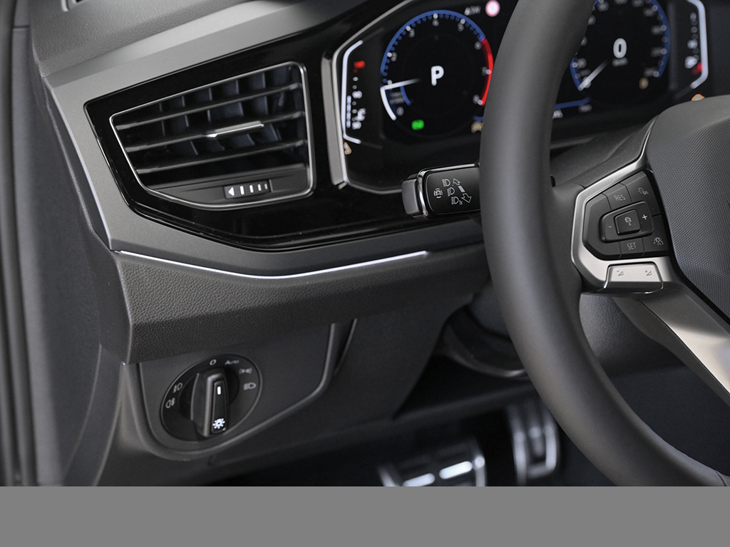 Volkswagen Polo 1.0 R-LINE DSG NAVI CAM MATRIXLED LM17