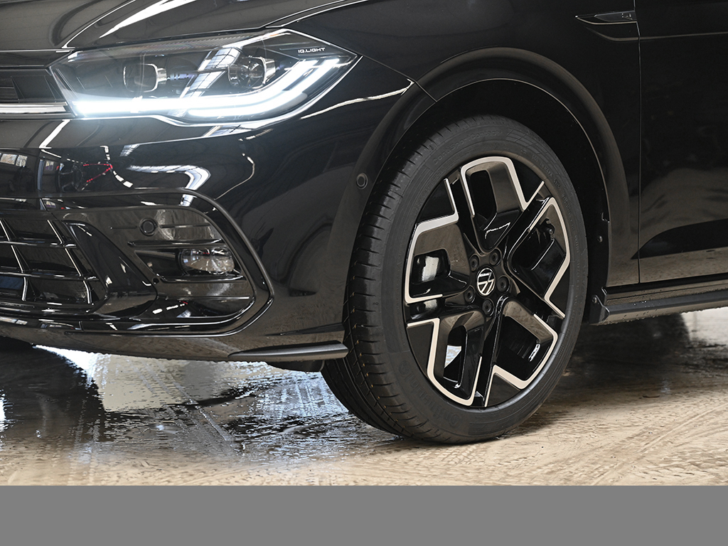 Volkswagen Polo 1.0 R-LINE DSG NAVI CAM MATRIXLED LM17