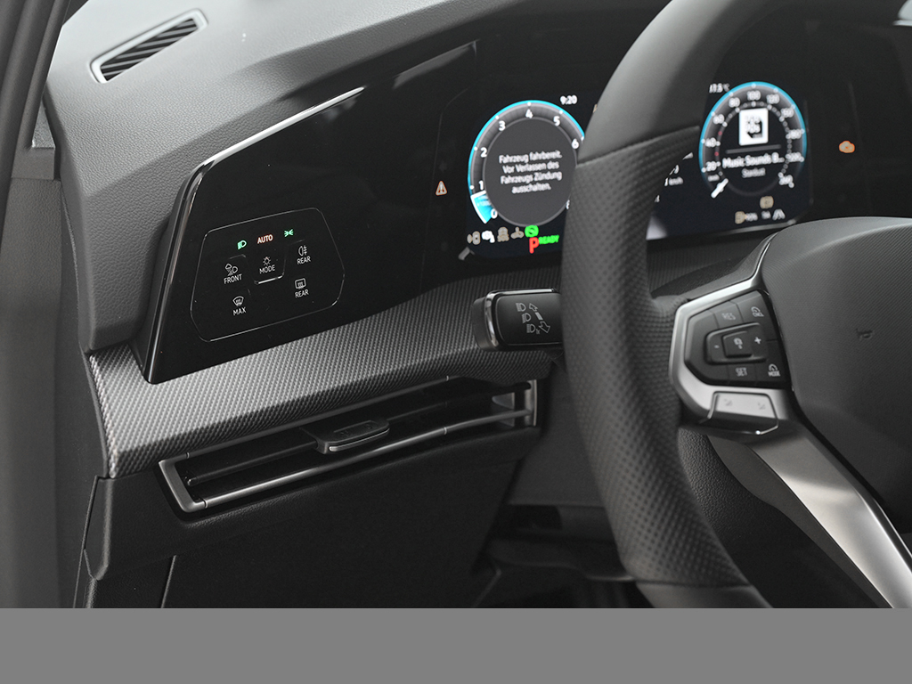 Volkswagen Golf 1.5 R-LINE DSG BLACKSTYLE MATRIXLED 360CAM