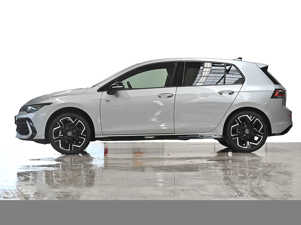 Volkswagen Golf 1.5 R-LINE DSG BLACKSTYLE MATRIXLED 360CAM