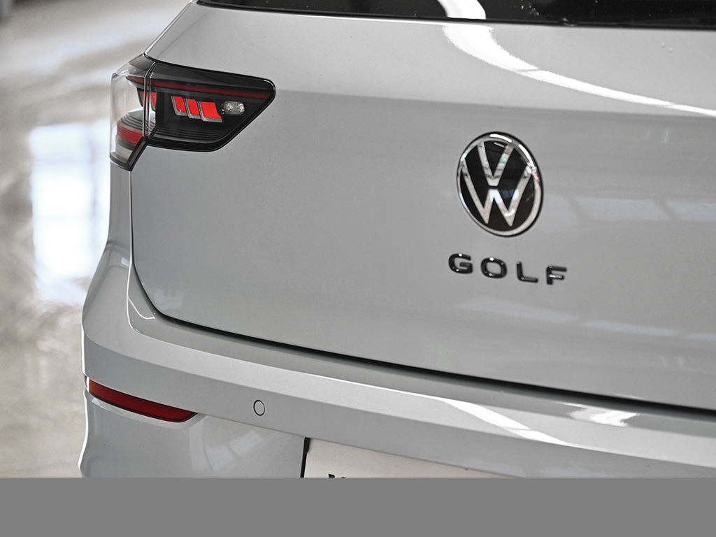 Volkswagen Golf 1.5 R-LINE DSG BLACKSTYLE MATRIXLED 360CAM