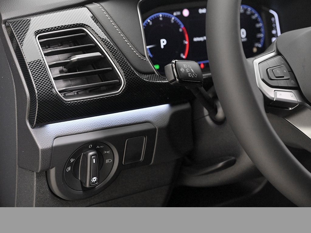 Volkswagen T-Cross 1.0 R-LINE DSG BLACKSTYLE NAVI CAM