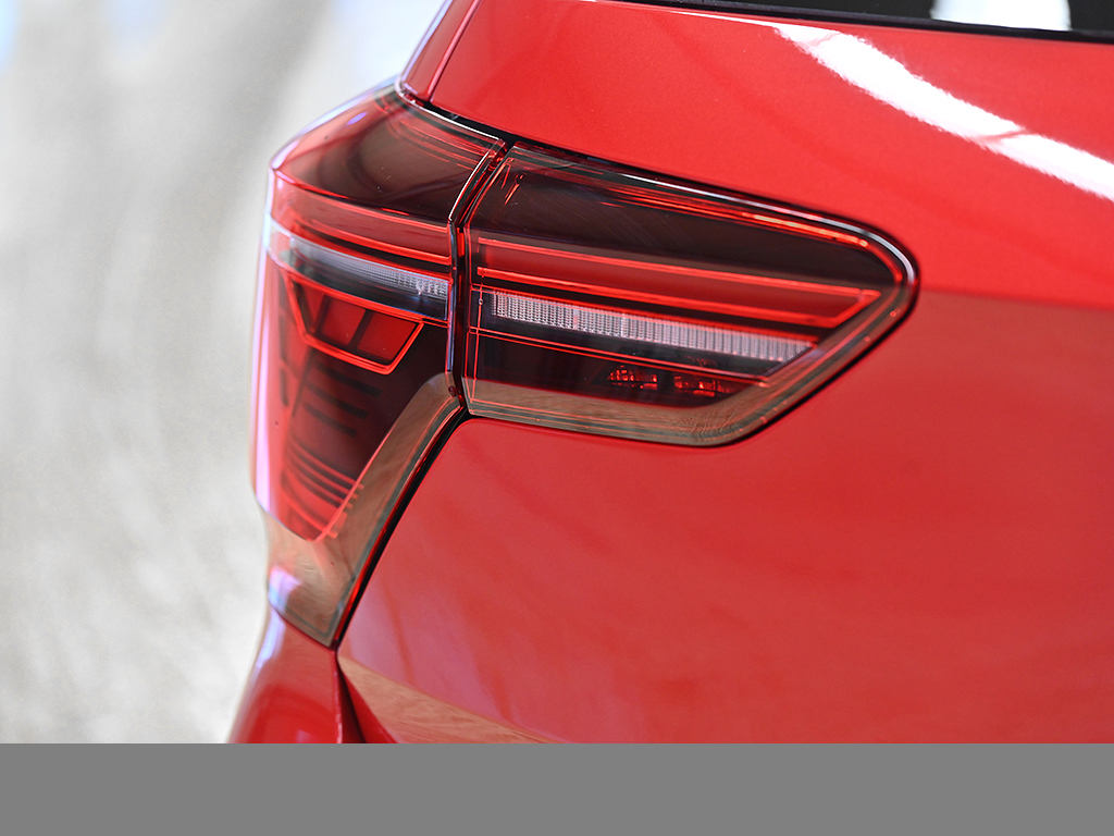 Volkswagen Polo 1.0 R-LINE DSG PANO SPORTPAKET KEYLESS CAM