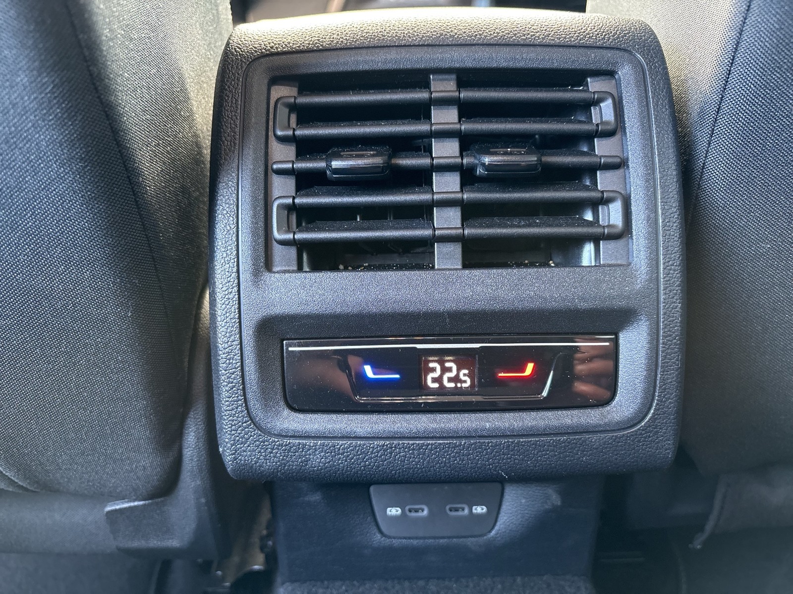 Volkswagen Golf Variant VIII 1.5 eTSI LIFE ACC NAVI CARPLAY
