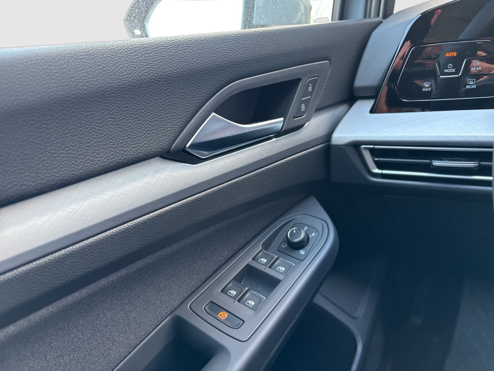 Volkswagen Golf Variant VIII 1.5 eTSI LIFE ACC NAVI CARPLAY