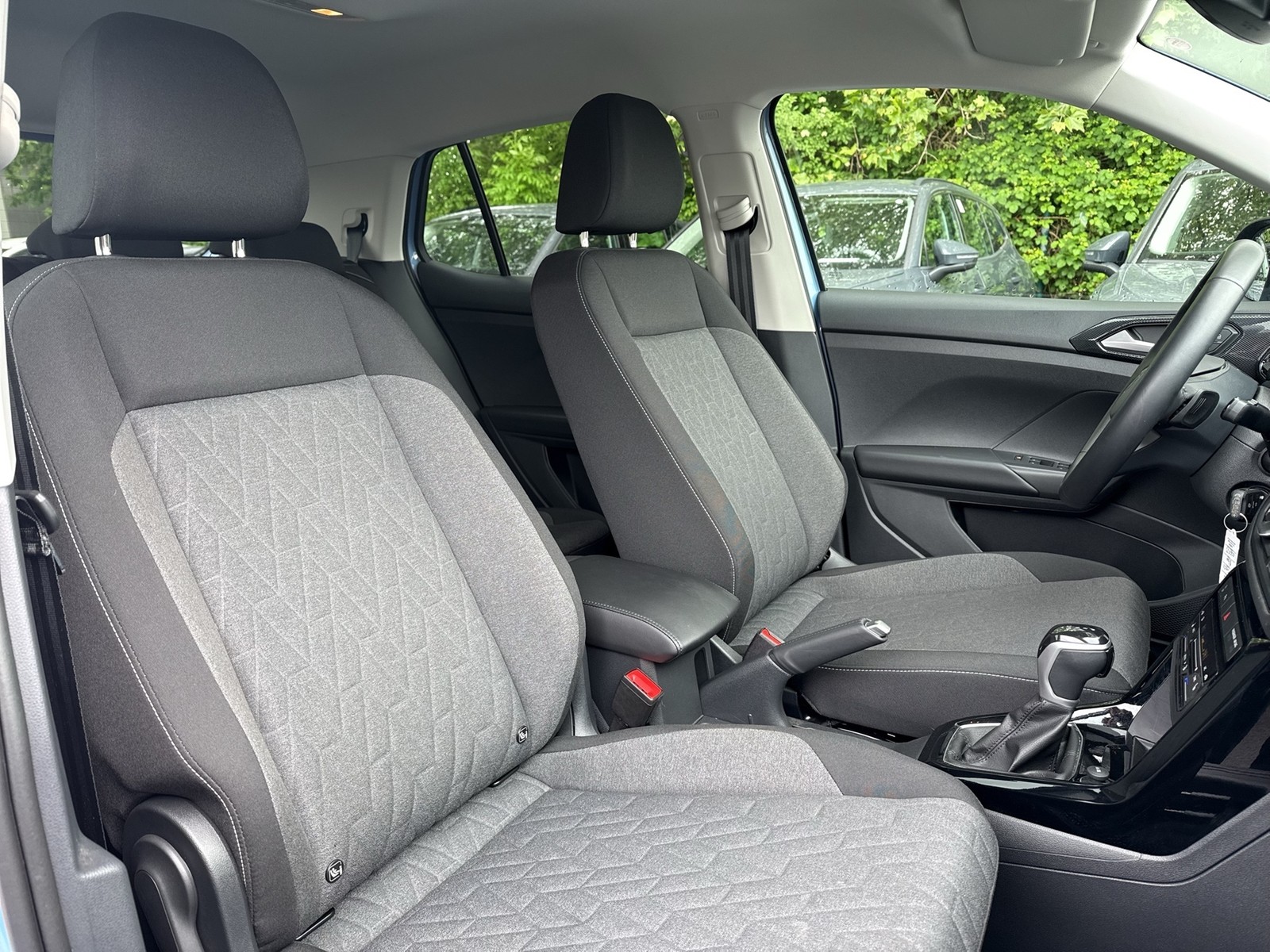 Volkswagen T-Cross 1.5 LIFE CAM ACC NAVI CARPLAY SITZHEIZ.