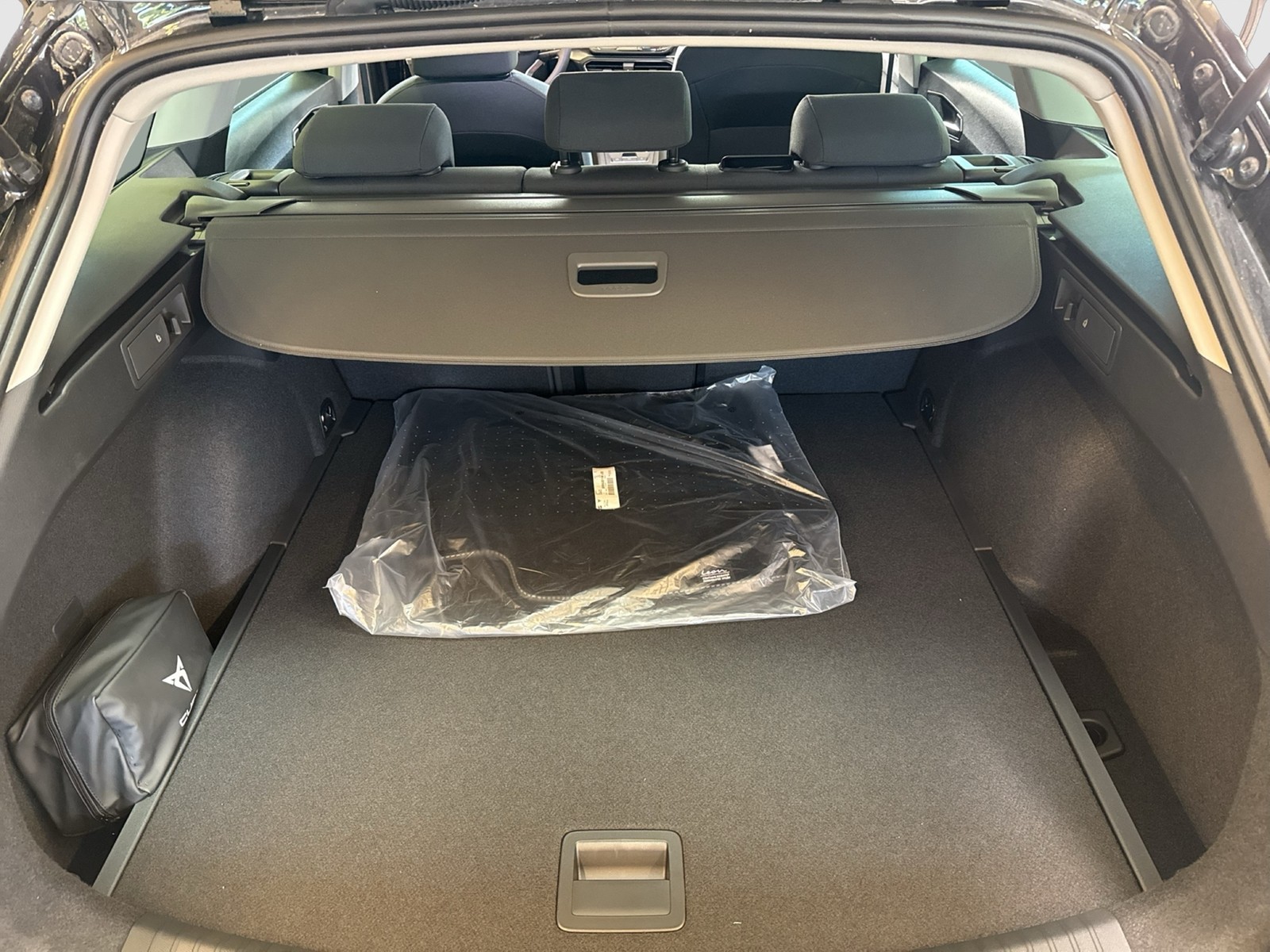 Seat Leon ST 1.5 eTSI STYLE NAVI CARPLAY SITZHEIZUNG