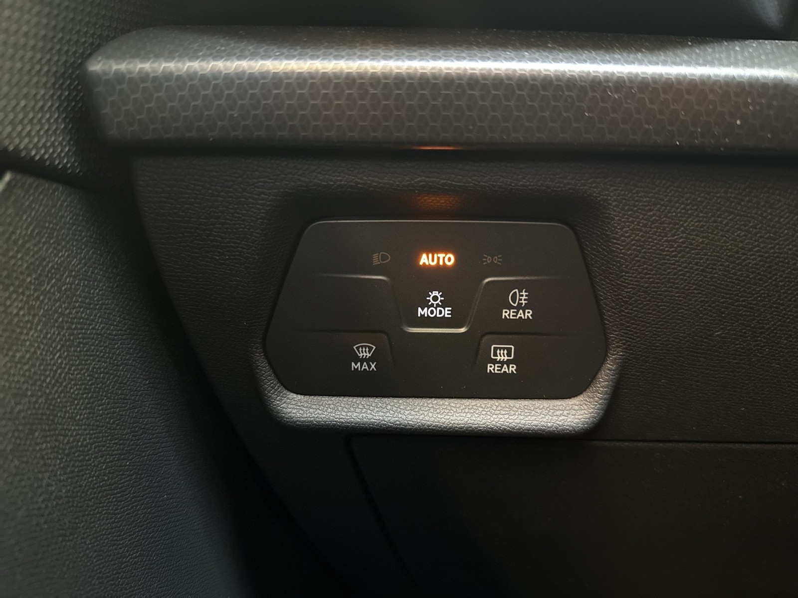 Seat Leon ST 1.5 eTSI STYLE NAVI CARPLAY SITZHEIZUNG
